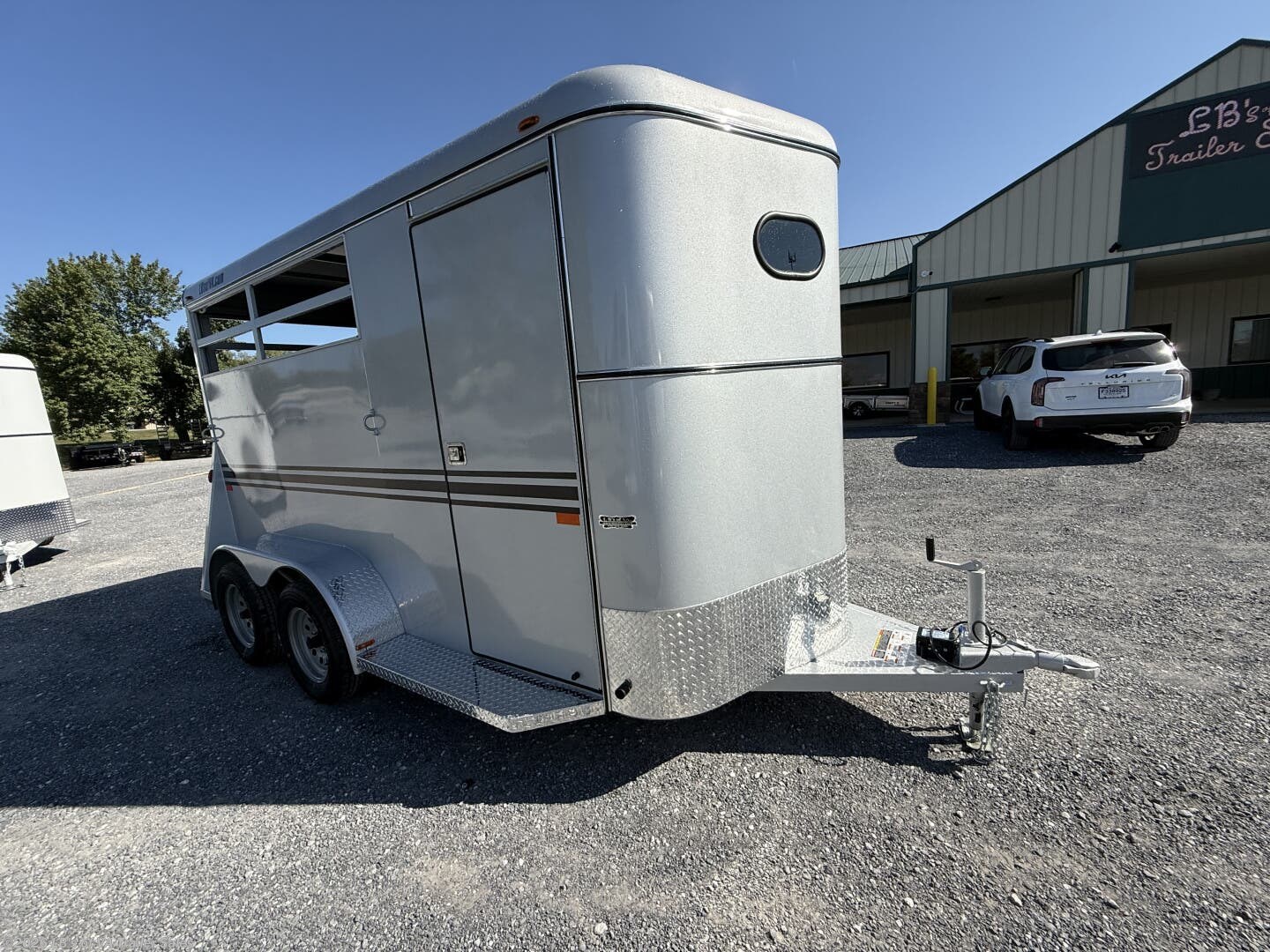 2026 Bee Trailers 2 Horse Durango Slant Load 6x13 Horse Trailer - Image 10
