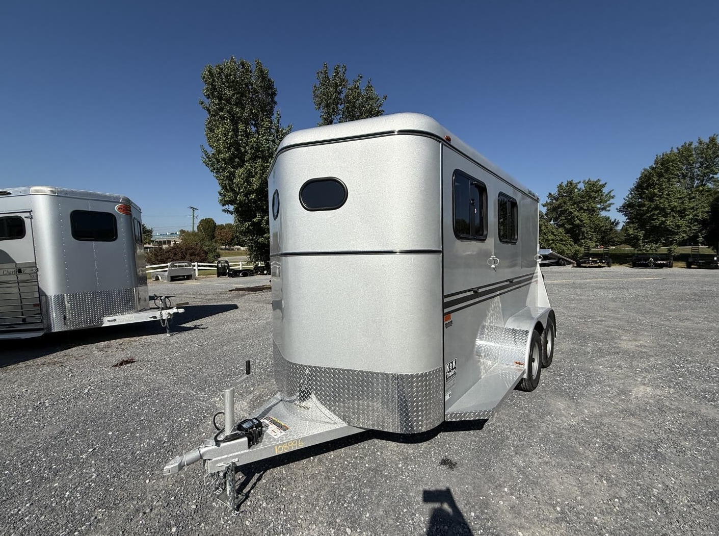 2026 Bee Trailers 2 Horse Durango Slant Load 6x13 Horse Trailer - Image 2